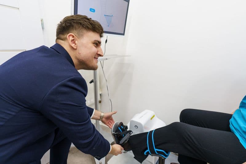 Can knee pain be fixed without microfracture surgery?