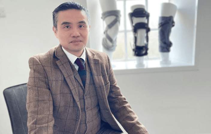 Cartilage specialist consultation in clinic